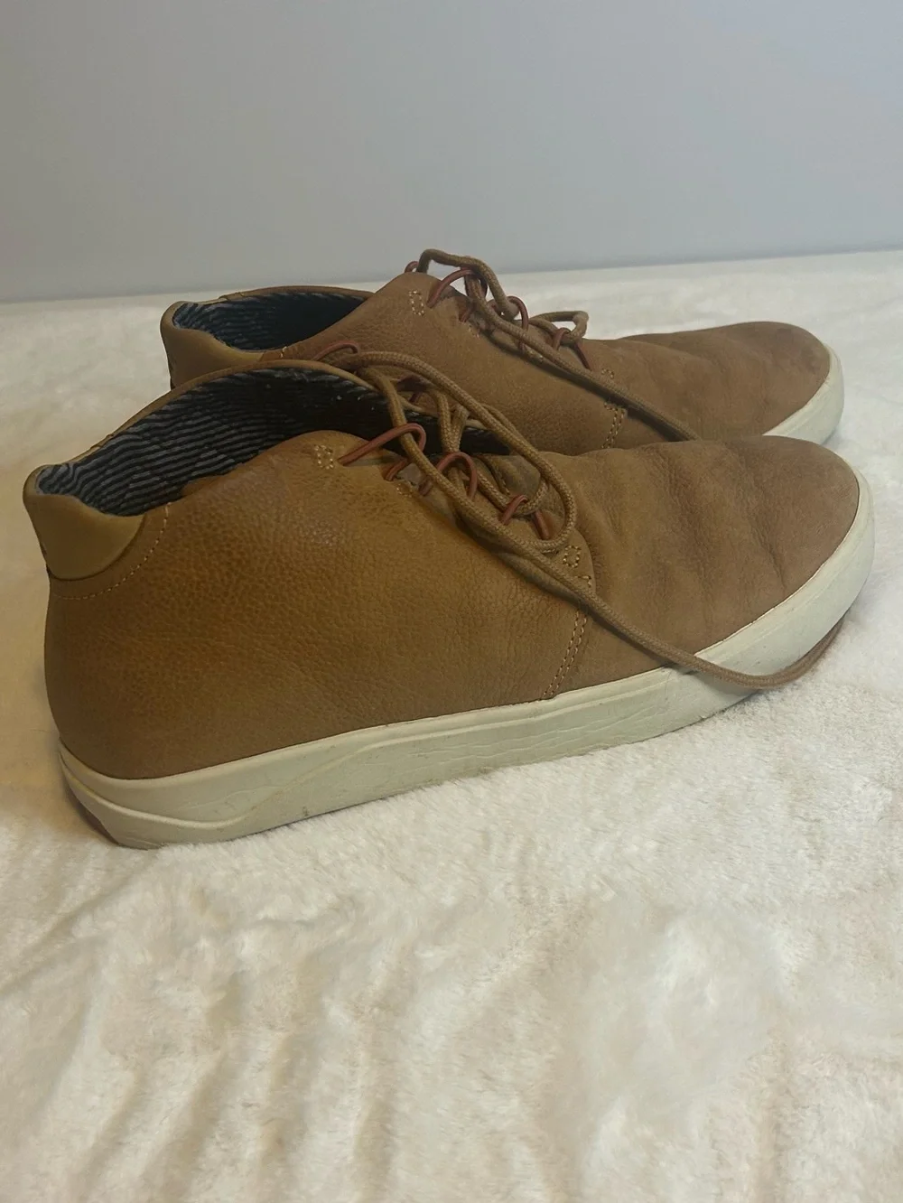 OluKai Men’s Brown Leather Chukka Sneakers Lace Up Casual Shoes